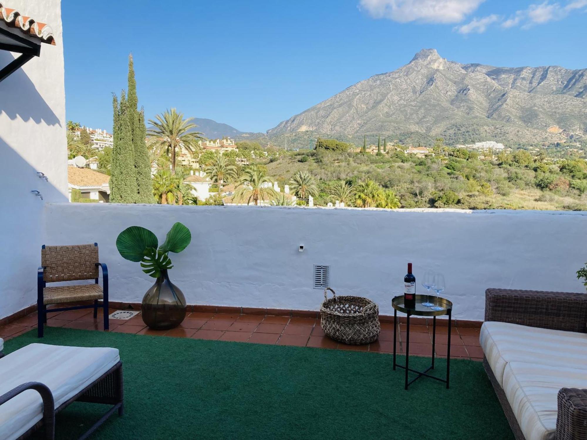 Las Lomas - Pool, Terrace & View Marbella Exterior photo